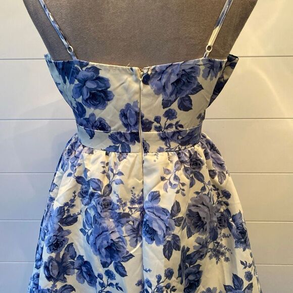 BOUTIQUE Short Floral CocktailDress Blue/White Size Small - Picture 7 of 10